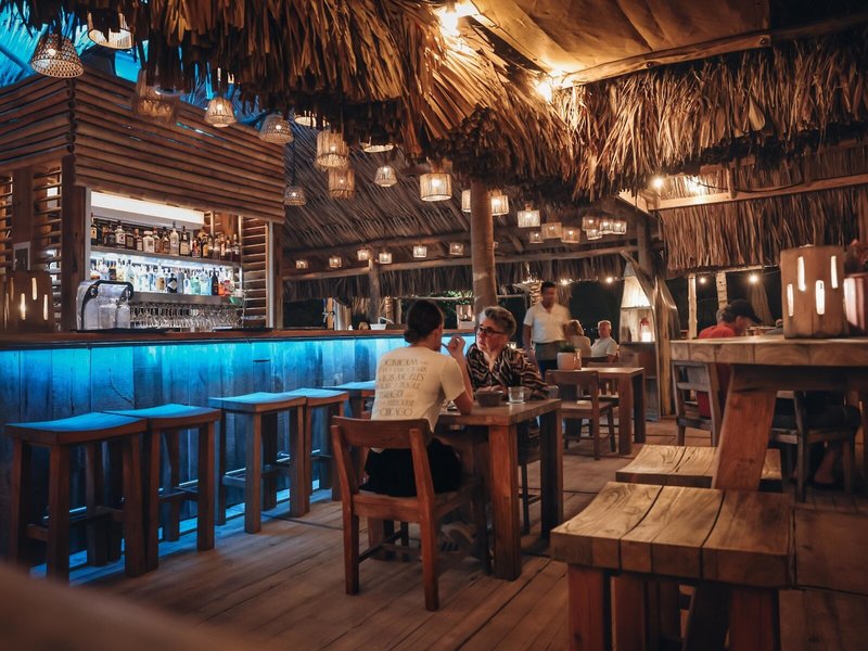 Chogogo Dive & Beach Resort Bonaire Bar